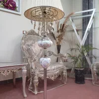 آباژور ایستاده کنار سالنی|چراغ خواب و آباژور|اردبیل, |دیوار