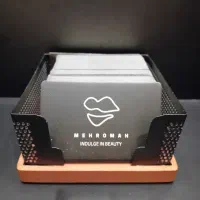 فروشنده خانم