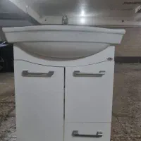 روشویی کابین دار بهمراه شیر و آیینه|لوازم سرویس بهداشتی|اهواز, کیانپارس |دیوار