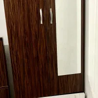 تخت و کمد ایینه و میز ارایش|تشک تختخواب|لاهیجان, کوی آزادگان|دیوار