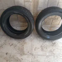 یک جفت لاستیک خارجی تمیز