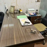 میز مدیریتی با میز مکمل کشودار در حد نو