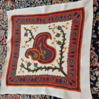 تعدادی کوسن وتابلویی بفروش میرسد