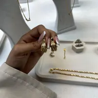 گوشواره بی اجرت