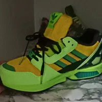 کتونی zx ۴۲|کیف، کفش، کمربند|ری, شهادت|دیوار