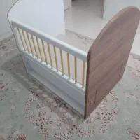 تخت نوزاد|تخت و صندلی بچه|تهران, دهکده المپیک|دیوار