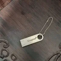 فلش ۸ گیگ فلزی