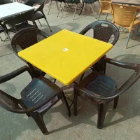 صندلی پلاستیکی