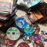 فروش تعداد زیادی سی دی و دی دی