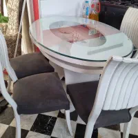 میز ناهار خوری و صندلی ها