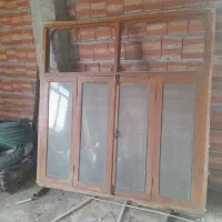 پنجره چوبی