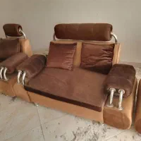 مبلمانِ راحتیِ ۷ نفره ، مخملِ شکلاتی طلایی