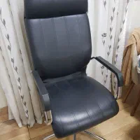یک عدد  صندلی مدیریتی