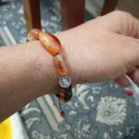 دستبند یمنی و مهره آتشین