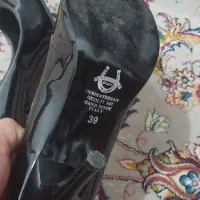 کفش|کیف، کفش، کمربند|پرند, فاز ۶|دیوار