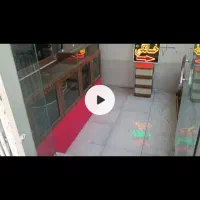 ویترین مغازه سه تکه
