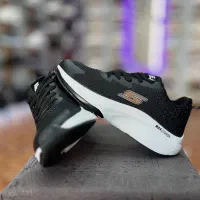 اسکیچرز خارجی