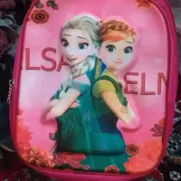 یک عدد کیف مدرسه دخترانه نو نو به فروش می رسد