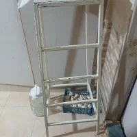 چهارپایه محکمه و سالم.توضیحاتو بخونید.