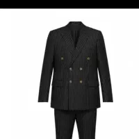 فروش کت شلوار به همراه یک پیراهن و کفش کالچ