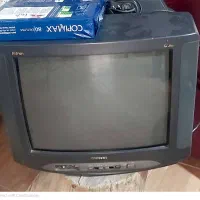 صندلی زیبا و تلوزیون قدیمی|کلکسیون اشیاء عتیقه|یاسوج, |دیوار