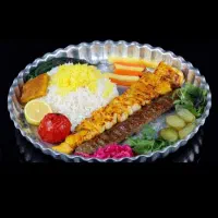 ب یکنفر در سفرخانه و یکنفر کمک اشپز