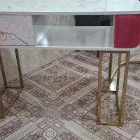 میز ناخون  .صندلی چسترجکدار صندلی سزار فروش فوری