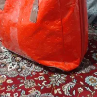 چمدان نیاز به تعمیر دارد چرخ سالم