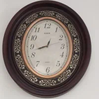 ساعت دیواری سالم و تمیز