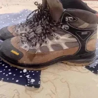 کفش کوهنوردی وطبیعت گردی