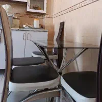 میز نهارخوری چهار نفره