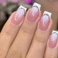 همکاری با ناخنکار حرفه ای و اجاره میزو صندلی