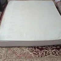 تخت دو نفره  وتشک میز عسلی و کالسکه