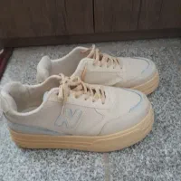 کفش اسپرت و لباس یلدا