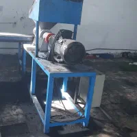 نیروی کارخانوم برای کارگاه زغال فشرده