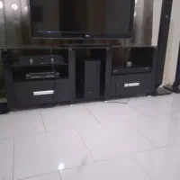 زیرتلویزیون شیشه ای
