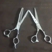 قیچی و سشوار در حد نو