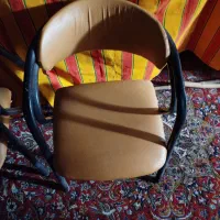 صندلی انتظار|آرایشگاه و سالن‌های زیبایی|همدان, |دیوار