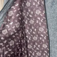 پالتو|لباس|مشهد, پایگاه شکاری|دیوار