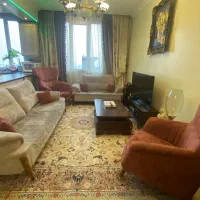 سرویس مبلمان هفت نفره و میز تمام چوب