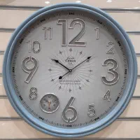 پخش انواع ساعت دیواری عمده و تکی در نمایشگاه