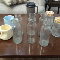 تعدادی لیوان اسموتی و شک و ماگ