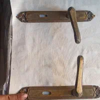 دستگیره در خیلی قدیمی.از جنس برنج|کلکسیون اشیاء عتیقه|اشتهارد, |دیوار