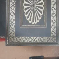 میز عسلی حکاکی شده خوش نقش همراه با شیشه ۷ میلی