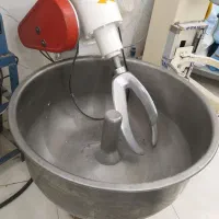 یک عدد چرخ گوشت و یک عدد خمیر گیر ۶۰کیلوی|فروشگاه و مغازه|بجنورد, |دیوار