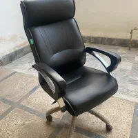 صندلی اداری در حد نو