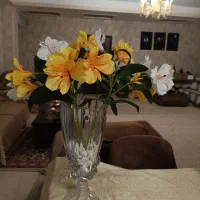 گلدان کریستال با گل وارداتی