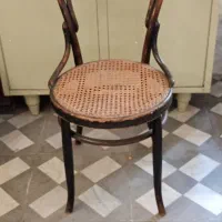 صندلی قدیمی لهستانی