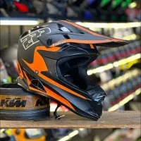 کلاه کراسی و عینک