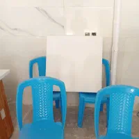 میز و صندلی بدون خط وخش در حد نو